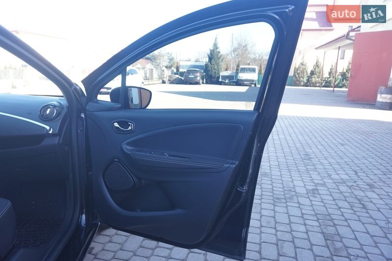 Хэтчбек Renault Zoe 2018 в Самборе