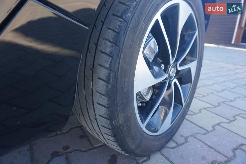 Хэтчбек Renault Zoe 2018 в Самборе