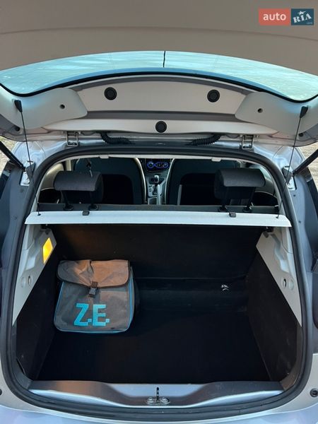 Хэтчбек Renault Zoe 2015 в Ивано-Франковске