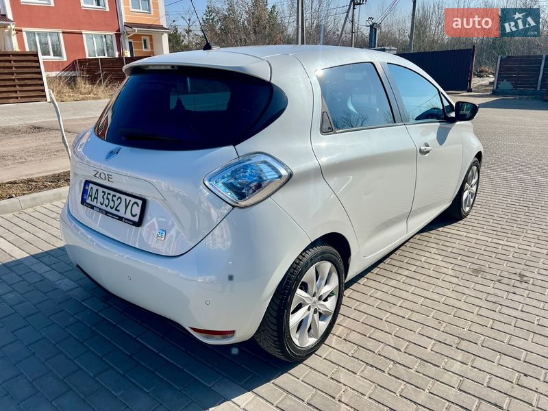 Хэтчбек Renault Zoe 2015 в Киеве фото 6 Хэтчбек Renault Zoe 2015 в Киеве
