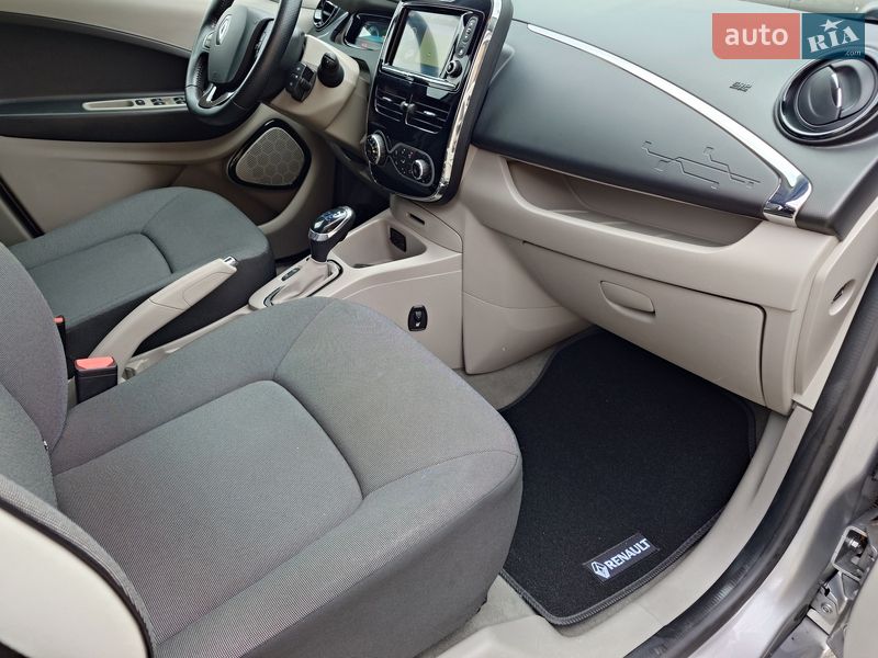 Хэтчбек Renault Zoe 2016 в Самборе