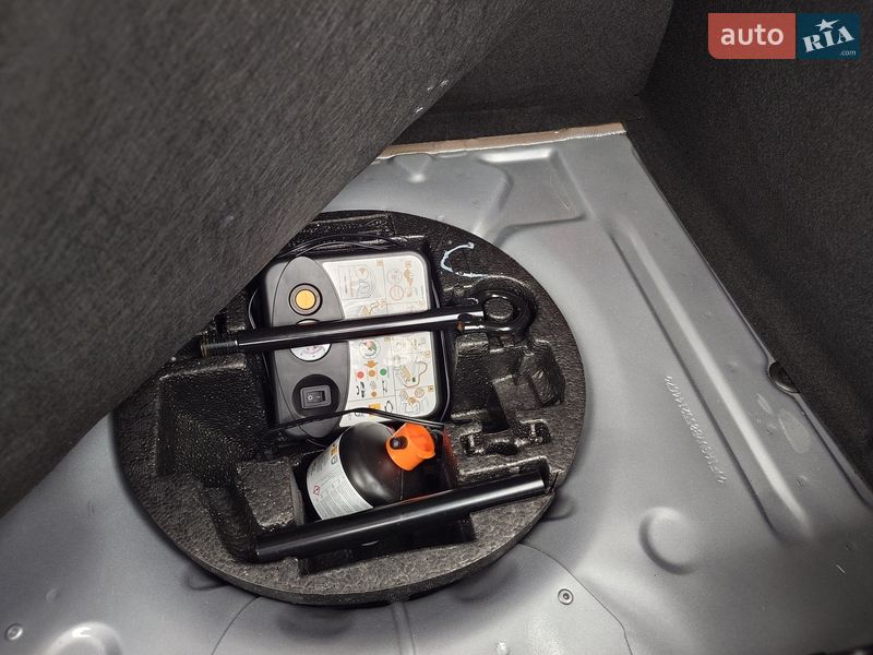 Хэтчбек Renault Zoe 2016 в Самборе