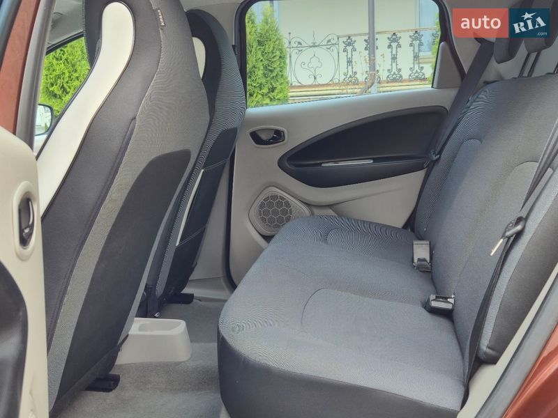 Хэтчбек Renault Zoe 2015 в Золочеве фото 18 Хэтчбек Renault Zoe 2015 в Золочеве