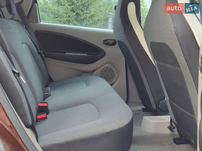Хэтчбек Renault Zoe 2015 в Золочеве фото 16 Хэтчбек Renault Zoe 2015 в Золочеве