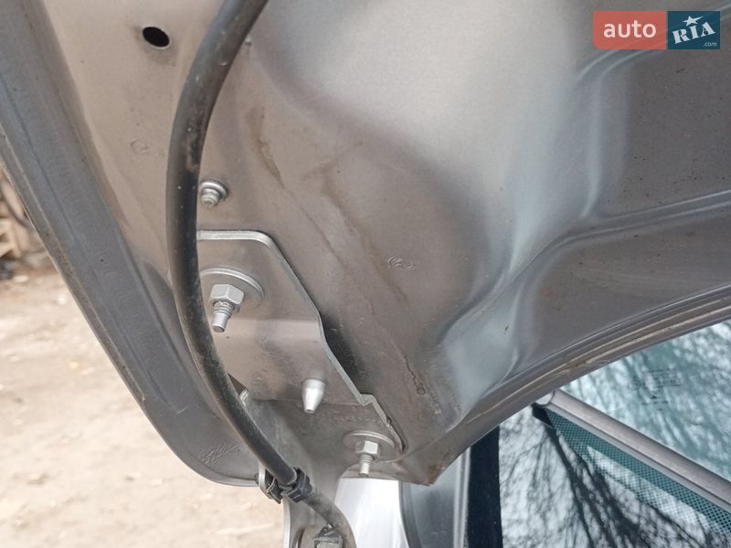 Хэтчбек Renault Zoe 2015 в Киеве фото 12 Хэтчбек Renault Zoe 2015 в Киеве