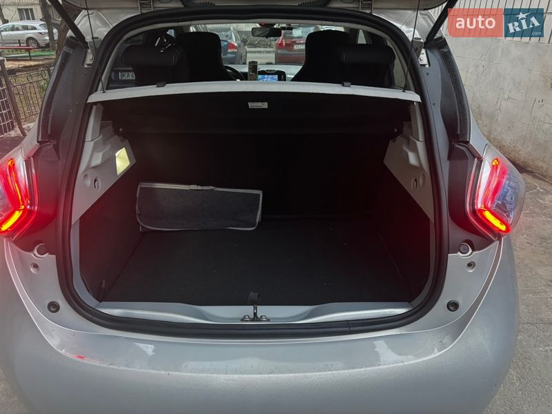 Хэтчбек Renault Zoe 2017 в Киеве