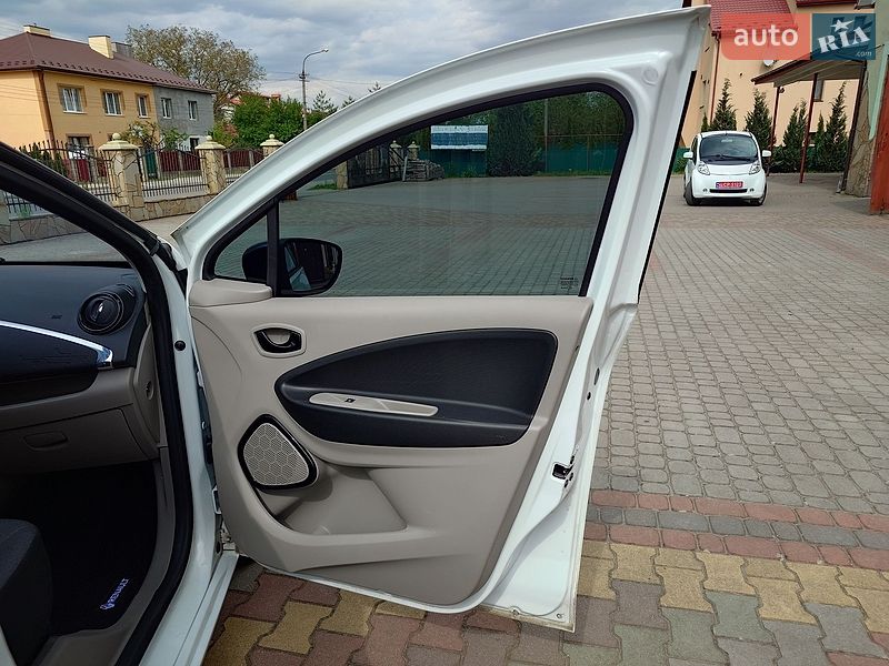 Хэтчбек Renault Zoe 2015 в Самборе
