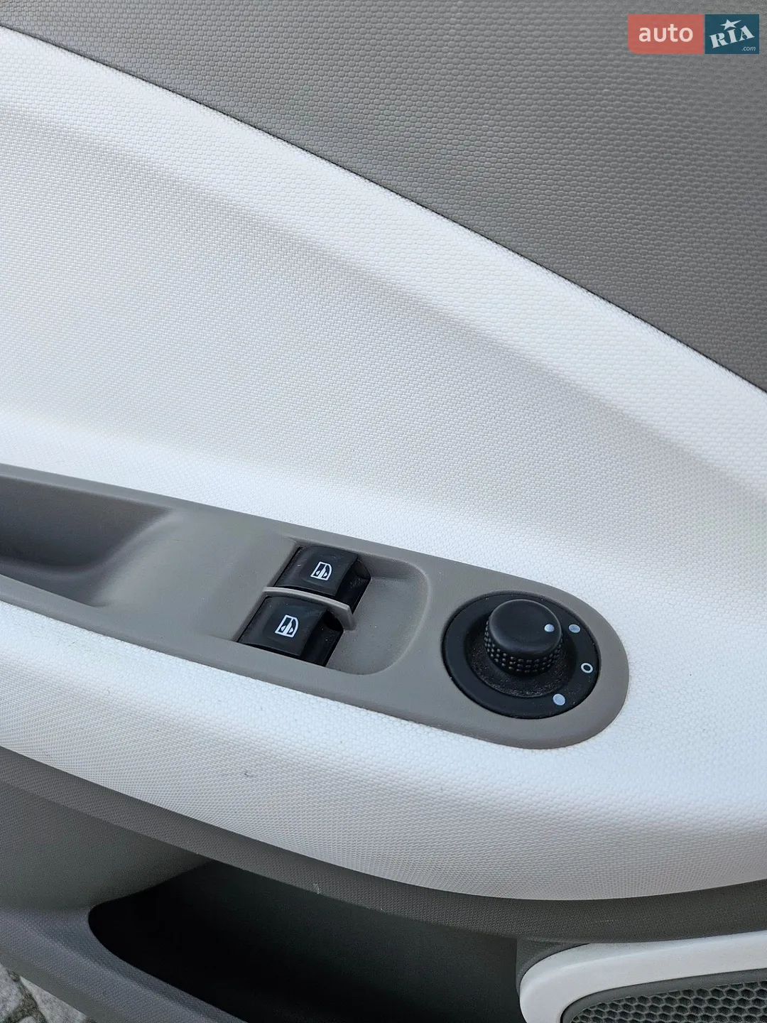 2016 Renault ZOE - мініатюра 18