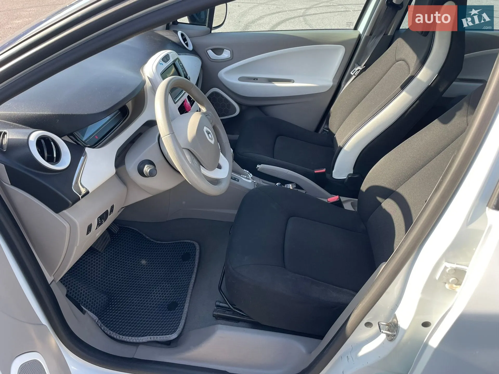 Renault Zoe 2015 VIN VF1AGVYB053683951 фото оголошення 10 з 13