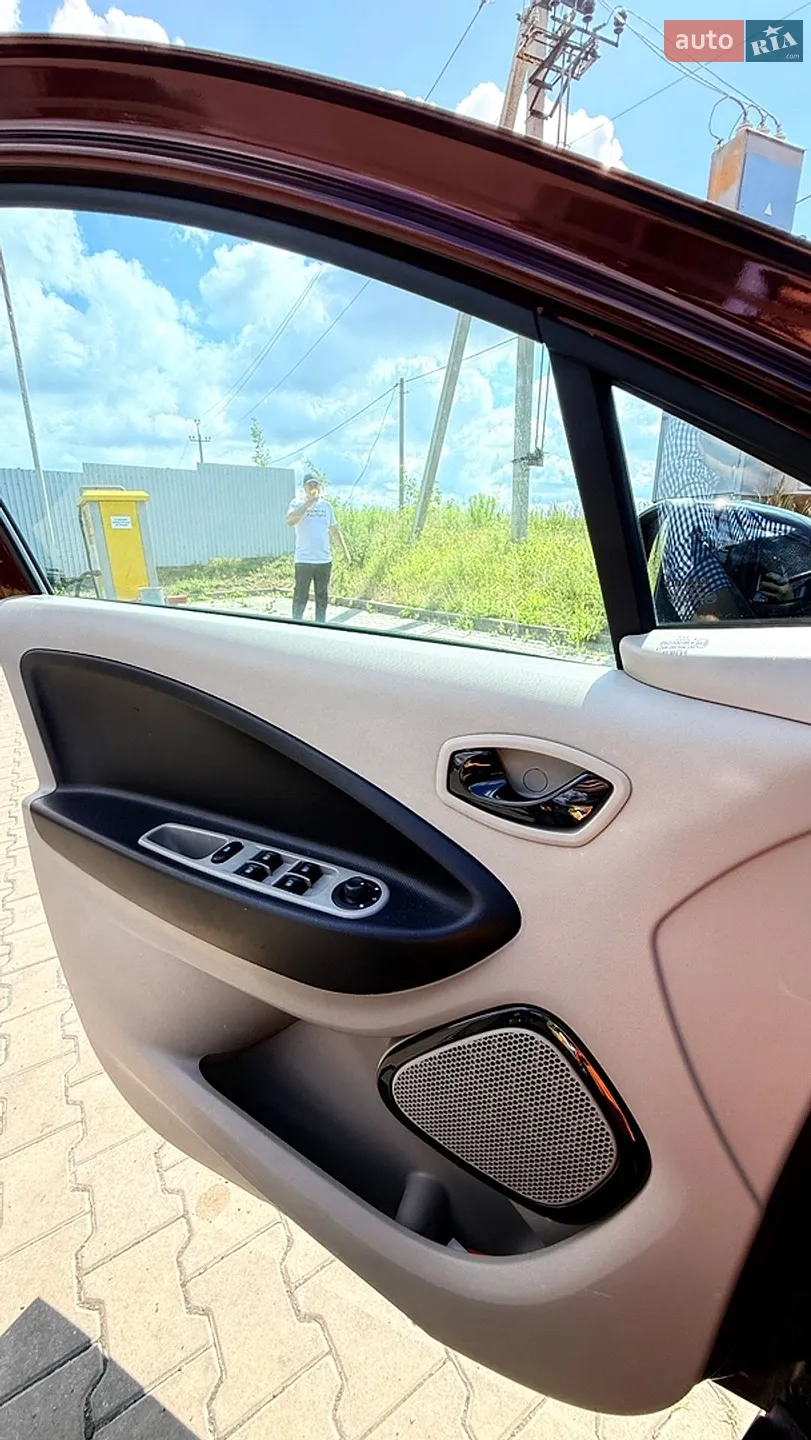 2015 Renault ZOE - мініатюра 23