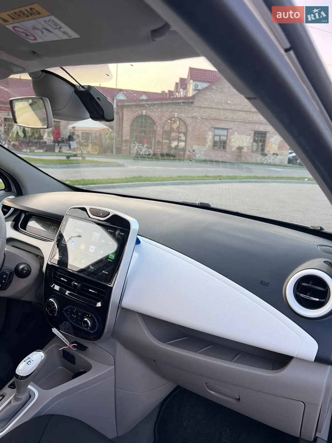 2017 Renault ZOE - мініатюра 24