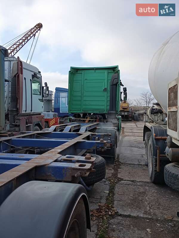 Контейнеровоз полуприцеп Renders N4TS31 1999 в Одессе