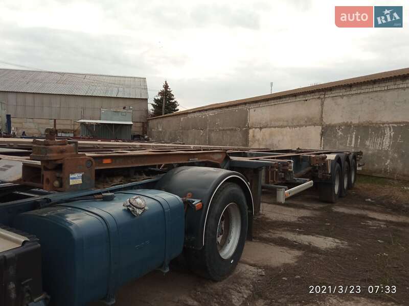 Контейнеровоз напівпричіп Renders RMAC 2000 в Ізмаїлі