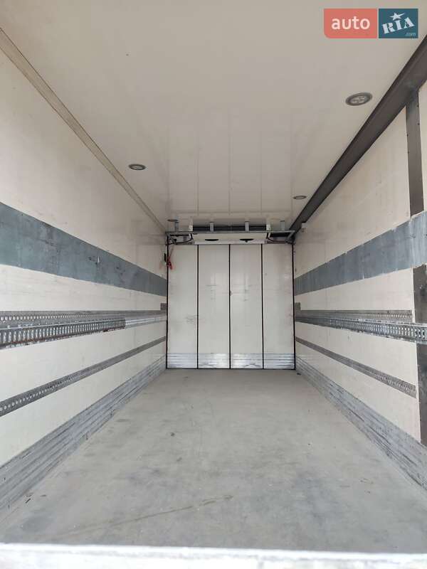 Рефрижератор Renders RMAC 2009 в Львове