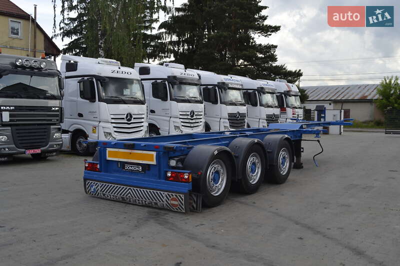 Контейнеровоз полуприцеп Renders RPS 2007 в Хусте