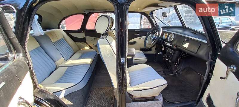 Седан Ретро автомобілі Класичні 1940 в Дніпрі