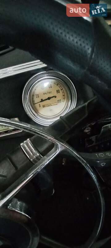 Седан Ретро автомобілі Класичні 1940 в Дніпрі