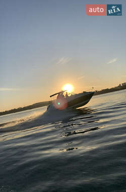 Моторна яхта Rinker 280 2007 в Києві