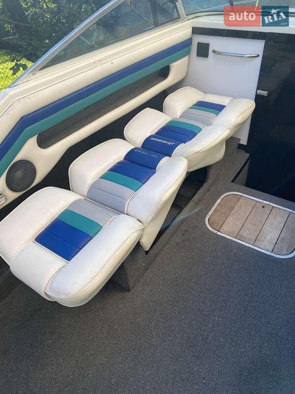 Катер Rinker Festiva 1991 в Луцьку