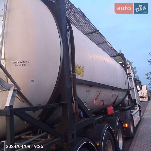 Цистерна напівпричіп Rinnen S-NA 1998 в Івано-Франківську