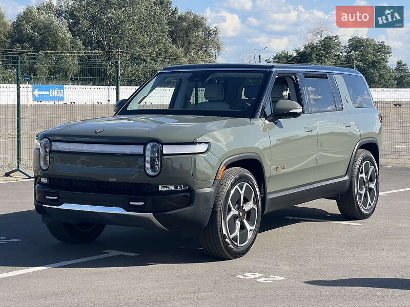 Rivian R1S 2023