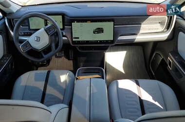 Внедорожник / Кроссовер Rivian R1S 2023 в 