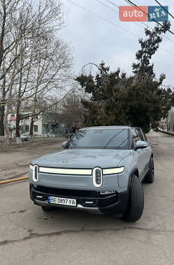 Внедорожник / Кроссовер Rivian R1S 2023 в Николаеве