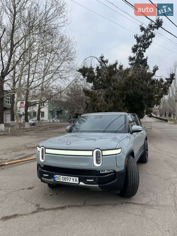 Позашляховик / Кросовер Rivian R1S 2023 в Миколаєві