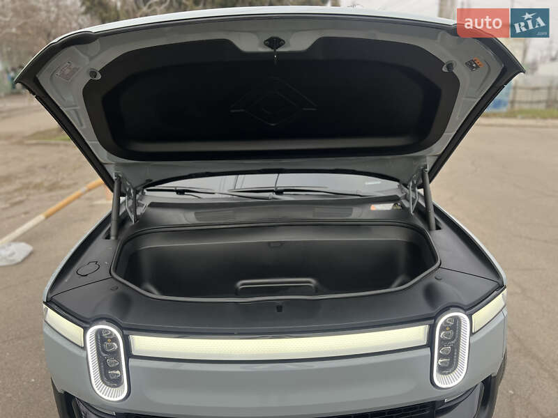 Позашляховик / Кросовер Rivian R1S 2023 в Миколаєві фото 7 Позашляховик / Кросовер Rivian R1S 2023 в Миколаєві