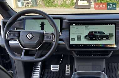 Внедорожник / Кроссовер Rivian R1S 2023 в 