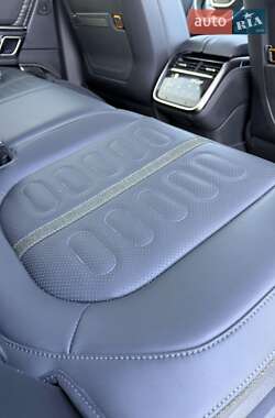 Внедорожник / Кроссовер Rivian R1S 2024 в 