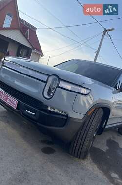 Внедорожник / Кроссовер Rivian R1S 2023 в 