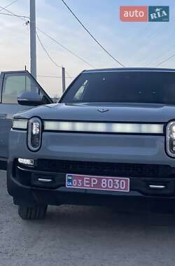 Внедорожник / Кроссовер Rivian R1S 2023 в 
