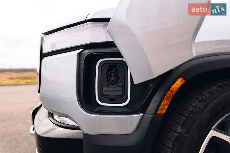 Внедорожник / Кроссовер Rivian R1S 2024 в Киеве
