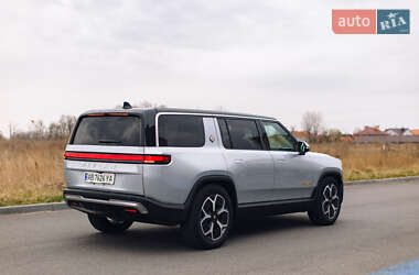 Внедорожник / Кроссовер Rivian R1S 2024 в 