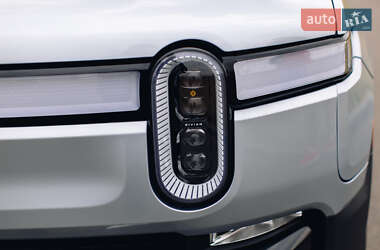 Внедорожник / Кроссовер Rivian R1S 2024 в 