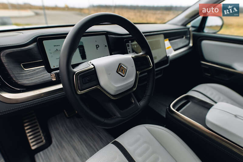 Внедорожник / Кроссовер Rivian R1S 2024 в Киеве