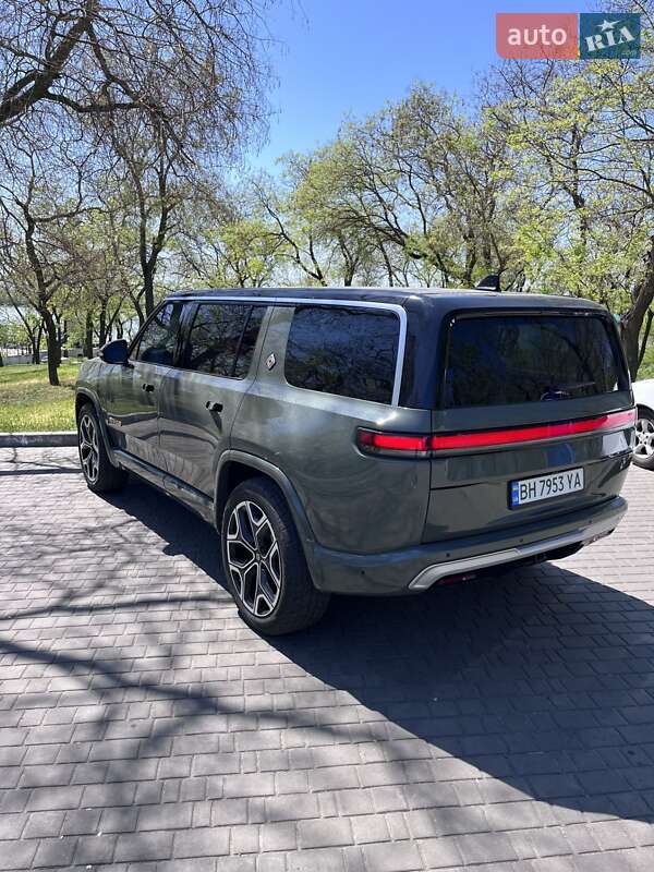 Внедорожник / Кроссовер Rivian R1S 2023 в Киеве