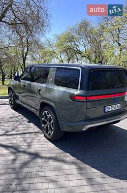 Внедорожник / Кроссовер Rivian R1S 2023 в 
