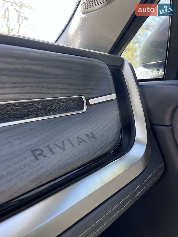Внедорожник / Кроссовер Rivian R1S 2023 в Киеве