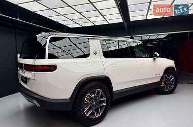 Внедорожник / Кроссовер Rivian R1S 2023 в 