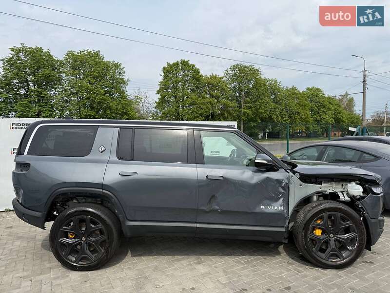 Внедорожник / Кроссовер Rivian R1S 2023 в Луцке