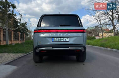 Позашляховик / Кросовер Rivian R1S 2023 в 