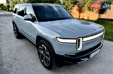 Позашляховик / Кросовер Rivian R1S 2023 в 