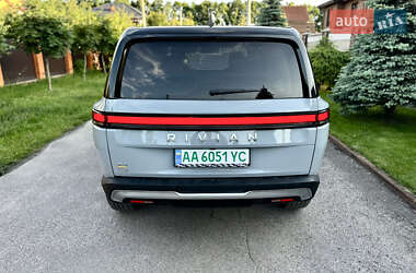 Позашляховик / Кросовер Rivian R1S 2023 в 