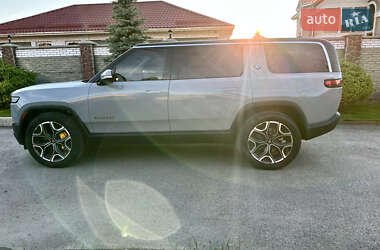 Позашляховик / Кросовер Rivian R1S 2023 в 