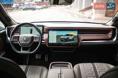 Внедорожник / Кроссовер Rivian R1S 2023 в 