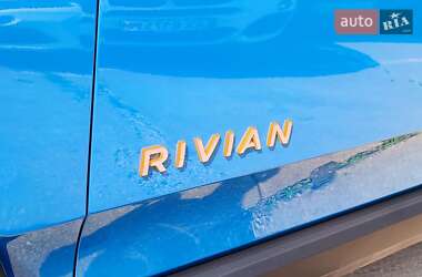 Внедорожник / Кроссовер Rivian R1S 2017 в 