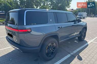 Универсал Rivian R1S 2023 в 