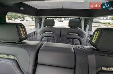 Внедорожник / Кроссовер Rivian R1S 2022 в 